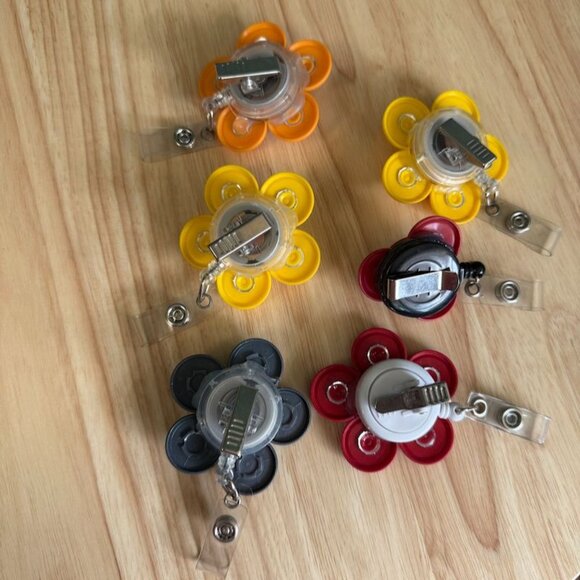 Seasonal Retractable ID Badge Holders Set Of 7 Snowman Scarecrow Xmas Lights Pum - Picture 6 of 9